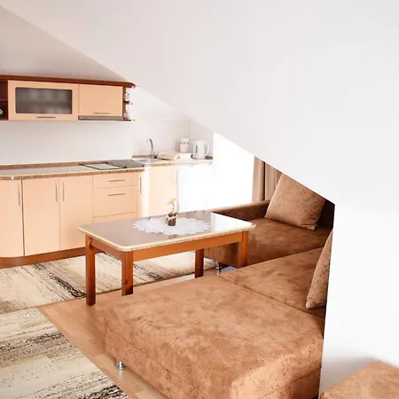 I U Lucyny * Czarna Góra