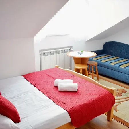 홈스테이 I U Lucyny 차르나 구라